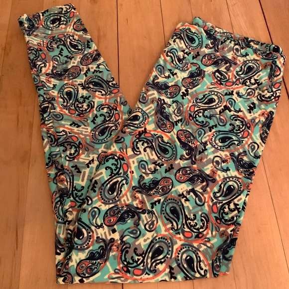 LuLaRoe Pants - New LuLaRoe leggings size tall & curvy LuLaRoe Pants - New LuLaRoe leggings size tall & curvy